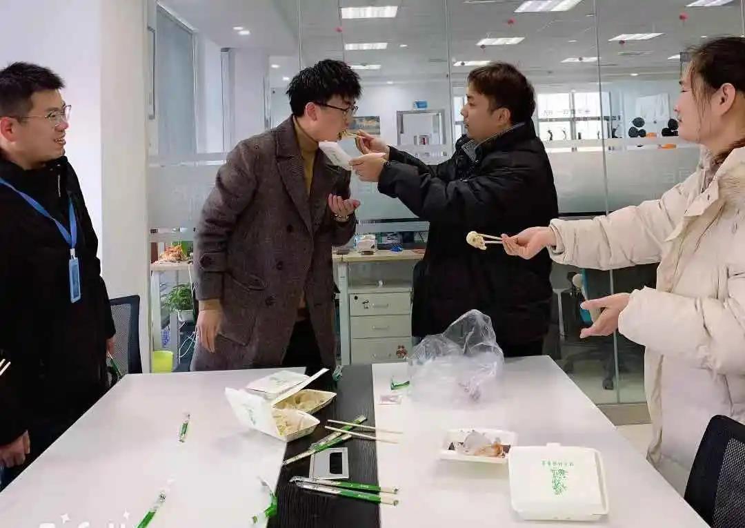 今天是冬至，來首佳吃餃子呀~