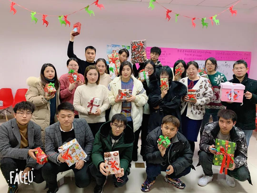 首佳祝大家新年快樂，佳節如意~